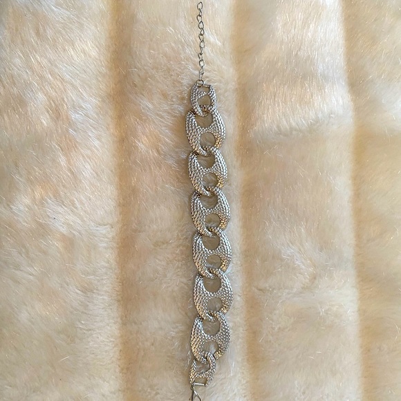 Classy Silver Hammered Chain Bracelet - Picture 2 of 4